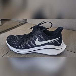 NIKE Air Zoom Running Shoes Black Size 7.5 Womens *MINT CONDITION*